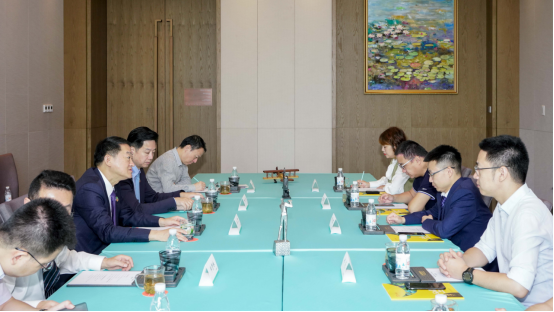 省尊龙凯时集团党委书记、董事长任丁与腾讯“王者荣耀”CTO邓君、腾讯大成网总裁郑亮座谈交流