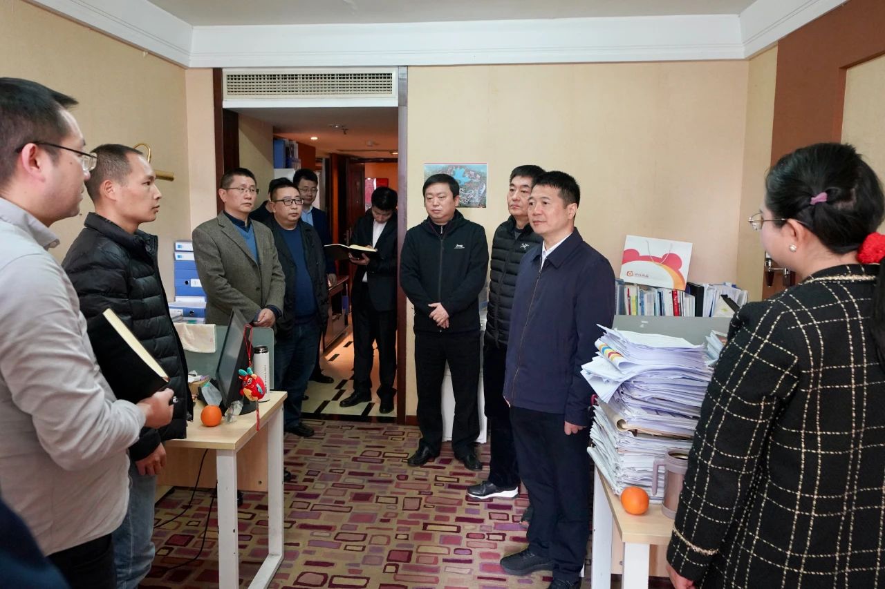 迎新春，鼓干劲，开新局！省尊龙凯时集团领导班子慰问总部干部员工